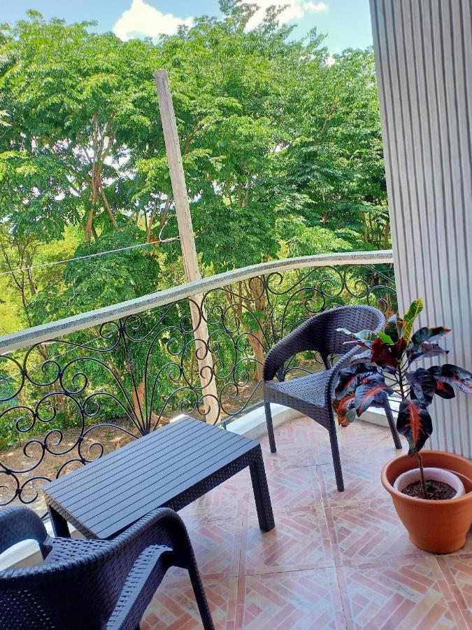 El Castillo Bed And Breakfast Angono Exterior foto
