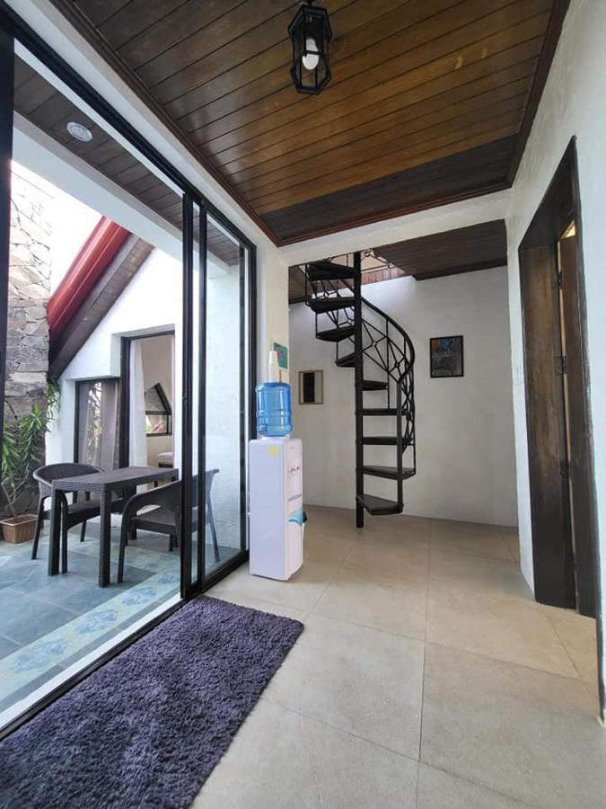 El Castillo Bed And Breakfast Angono Exterior foto