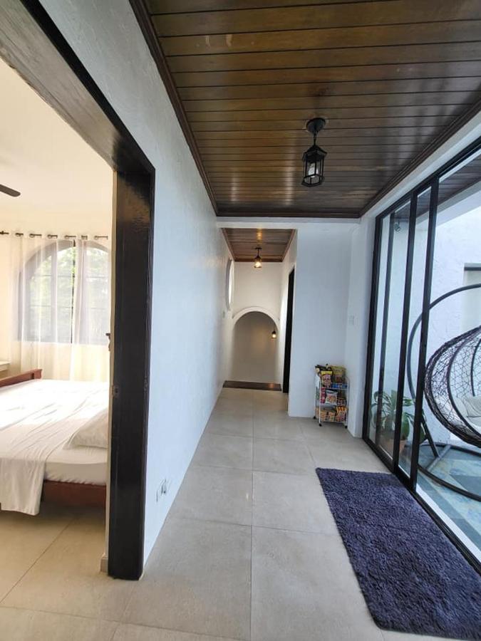 El Castillo Bed And Breakfast Angono Exterior foto